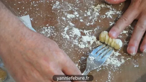 Gnocchi: using a fork