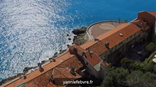 Plunging view of the Nice sundial from the "south" viewpoint of the Château de Nice.