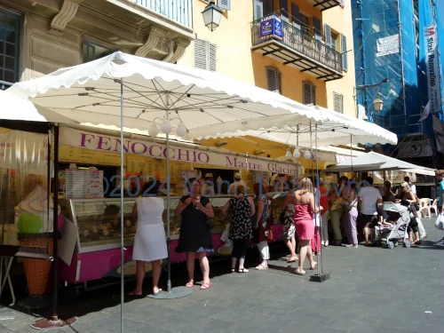 Old town: Place Rossetti: Fenocchio icecream maker