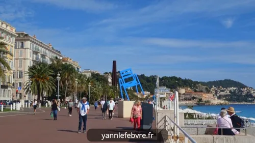 Promenade des Anglais: blue chairs by Yann Lefebvre